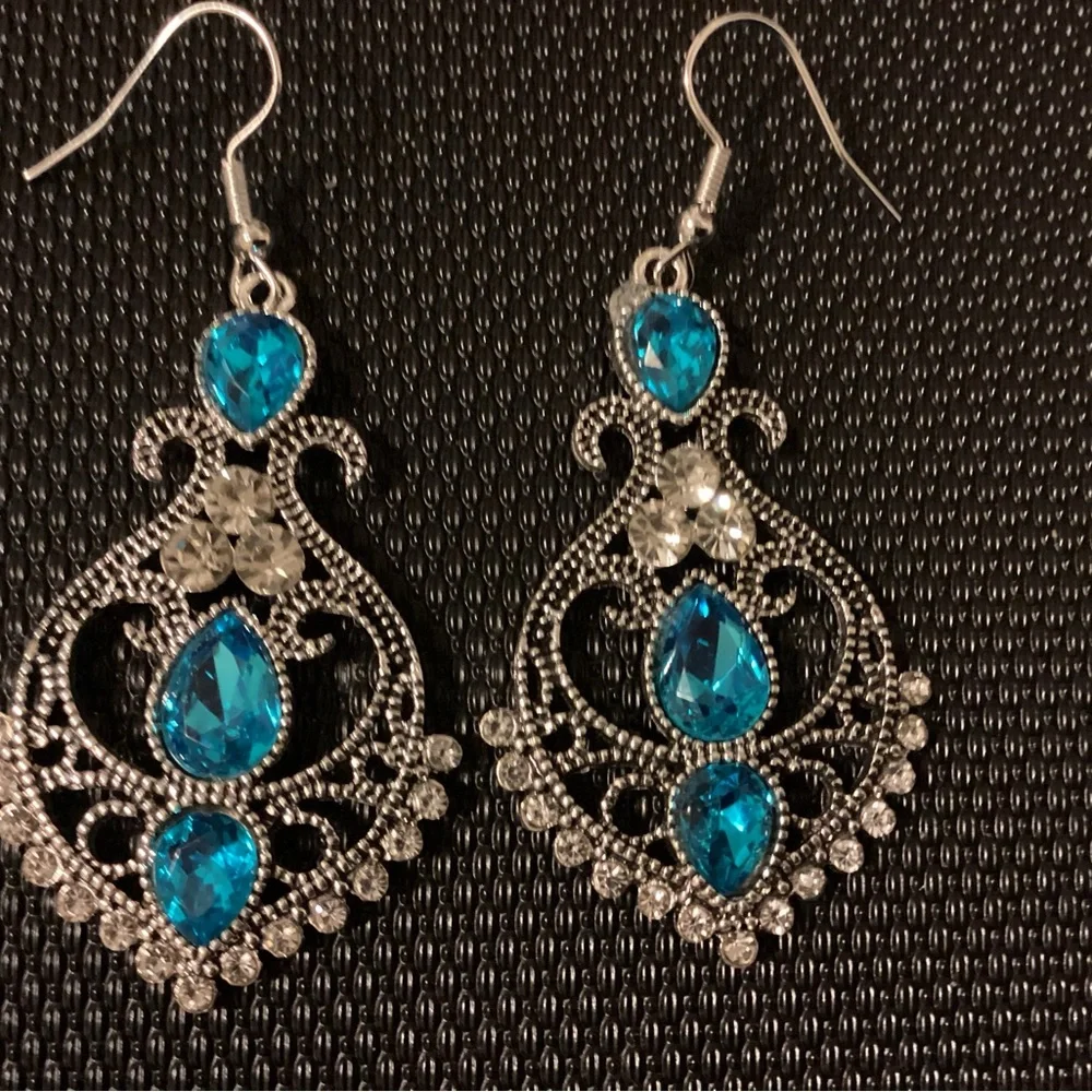 Vintage Silver and Blue Chandelier Earrings - Picture 1 of 4